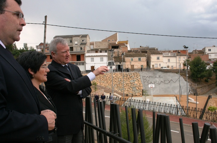 El presidente de la Comunidad inaugura en el municipio de Pliego el parque público 'Las Cañadas' 2