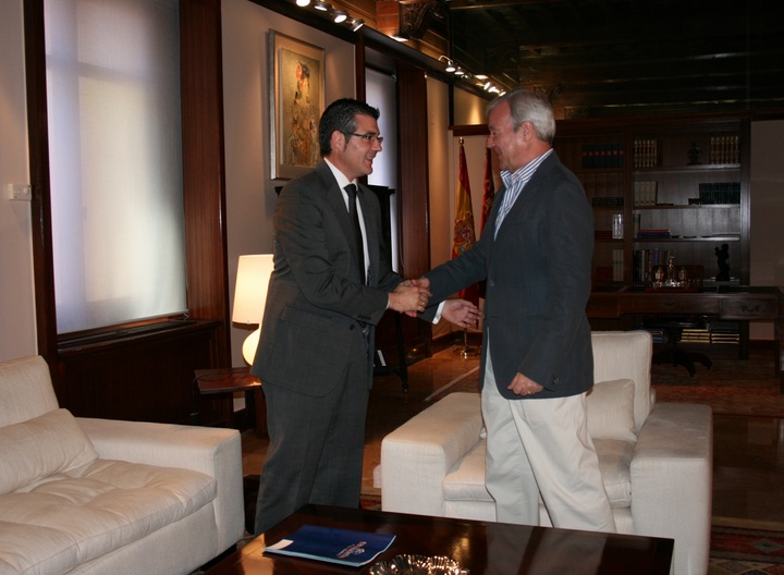 Valcárcel recibe al alcalde de Torre Pacheco (1)