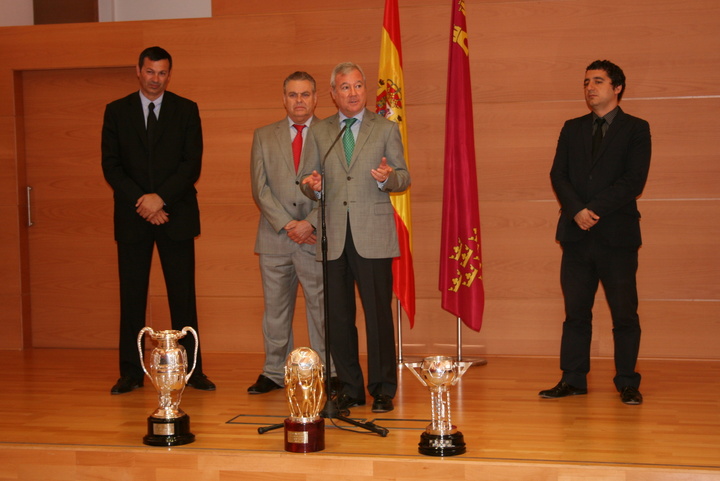 Valcárcel recibe a ElPozo Murcia Turística tras proclamarse por quinta vez campeón de la Liga de Fútbol Sala 2
