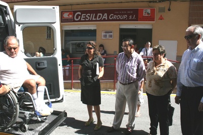 Entrega del nuevo vehículo adaptado a la Asociación de Discapacitados Físicos de Abarán (ADFA)