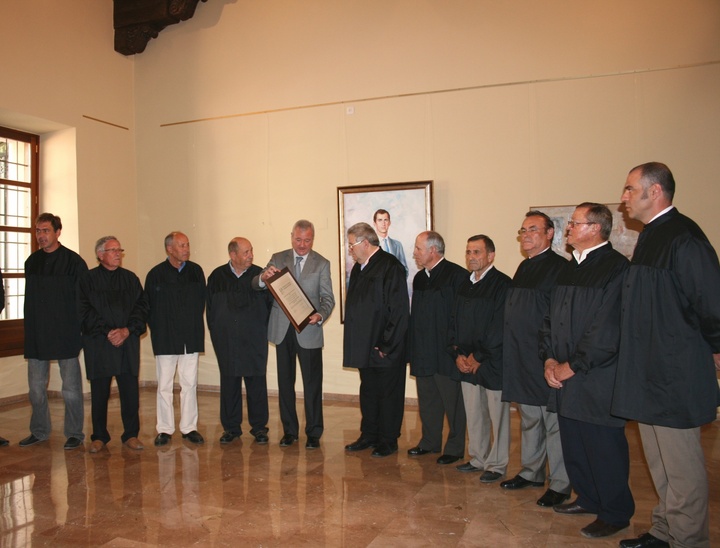 El presidente de la Comunidad, Ramón Luis Valcárcel, recibe a los miembros del Consejo de Hombres Buenos de la Huerta de Murcia (2)