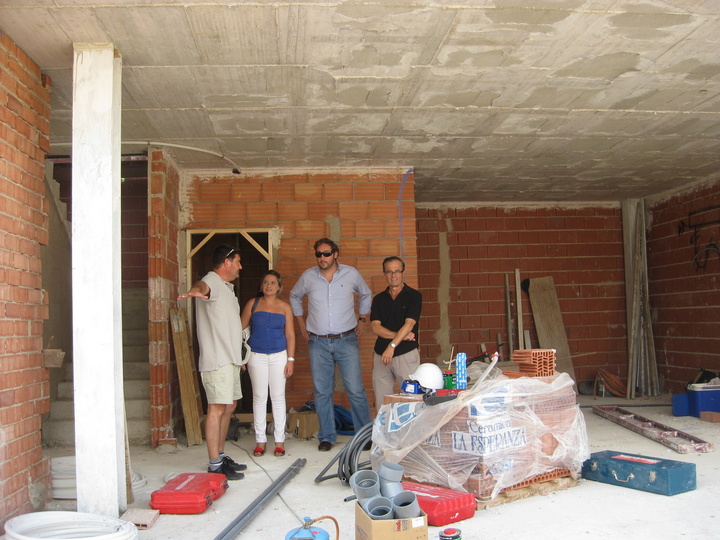 Visita a las obras del futuro Espacio Joven de Santomera