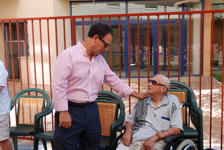 Bascuñana visita las residencias de Personas Mayores 'Virgen del Valle' y 'Obispo Azagra (2)'