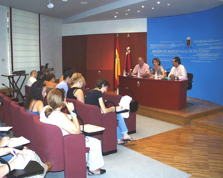 Rueda de prensa consejera de Sanidad