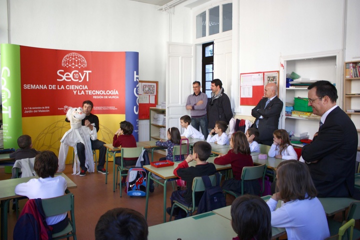 Preestreno de dos obras de teatro infantil que se representarán a partir de mañana durante la Semana de la Ciencia y la Tecnología (1)