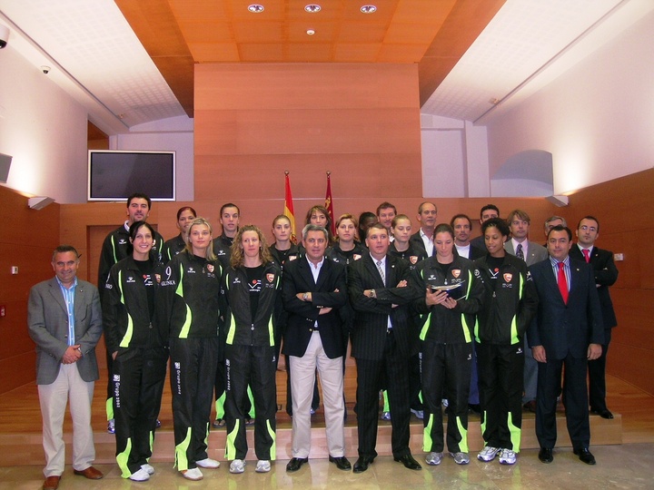 Equipo femenino de voleibol Grupo 2002 de Murcia