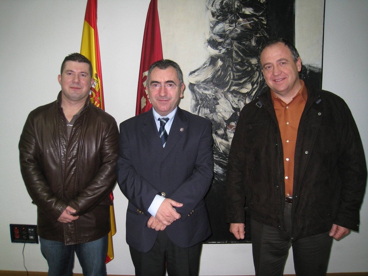 El consejero de Justicia y Seguridad Ciudadana se reúne con el Jefe de Policía Local de Totana
