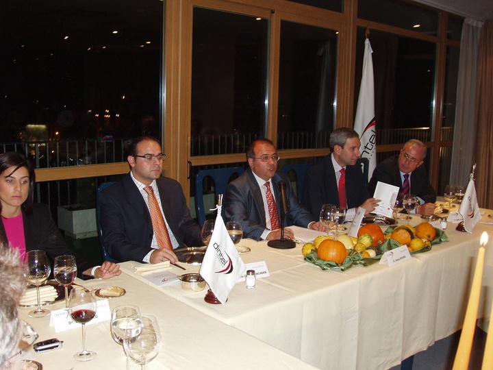 El consejero de Industria y Medio Ambiente participa en Madrid en la Velada Dintel