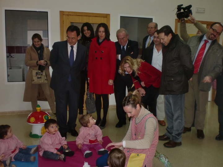 Bascuñana inaugura el Centro de Atención Infantil 'Peke Mund' en Caravaca de la Cruz