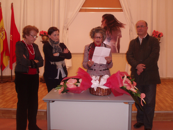 Teresa Moreno inaugura en La Alberca una exposición sobre violencia de género