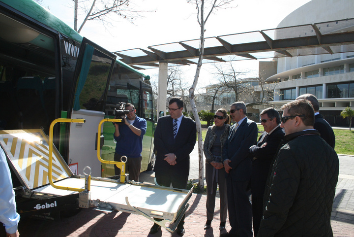 Presentación de autobuses adaptados (2)