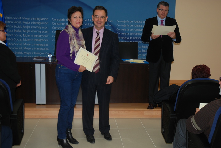 Entrega de diplomas a entidades y ONG que han desarrollado programas de inserción laboral en la Región