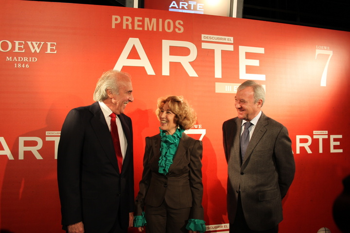 El presidente Valcárcel junto a Carmen Iglesias, presidenta del Grupo Unidad Editorial y Antonio Escamez, presidente de la Fundación Banco Santander