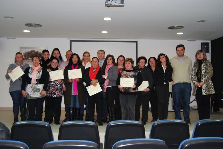 Entrega de diplomas del curso auxiliar de educación infantil