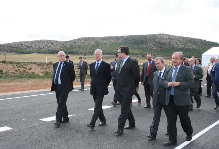 El presidente de la Comunidad visita la variante de la pedanía caravaqueña de Barranda 1