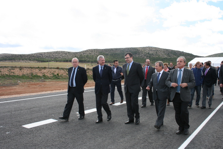 El presidente de la Comunidad visita la variante de la pedanía caravaqueña de Barranda 2