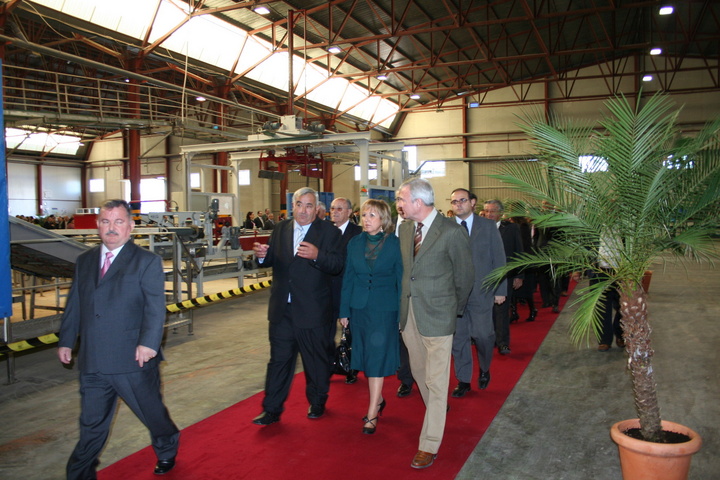 El presidente de la Comunidad, Ramón Luis Valcárcel, en su visita a la Cooperativa hortofrutícola 'Hortamira'