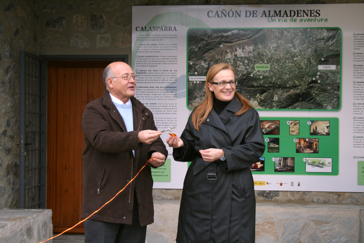 Inauguración del acceso a la Cueva de la Serreta en Cieza