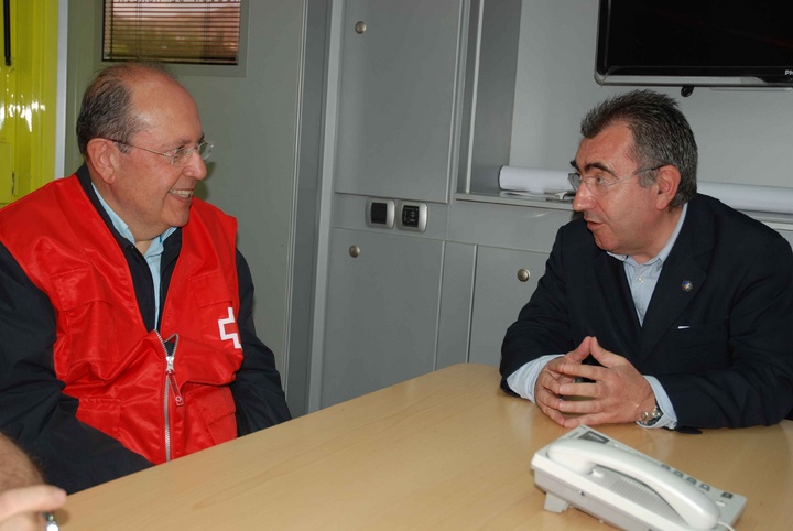 La Comunidad y Cruz Roja coordinan la atención a los afectados en Lorca