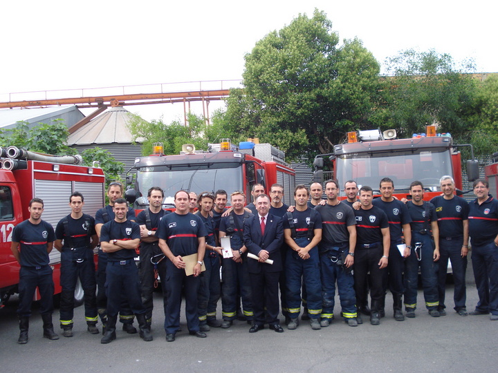 El consejero de Justicia y Seguridad Ciudadana, Manuel Campos, visitó el parque de bomberos de Lorca para felicitar a sus efectivos