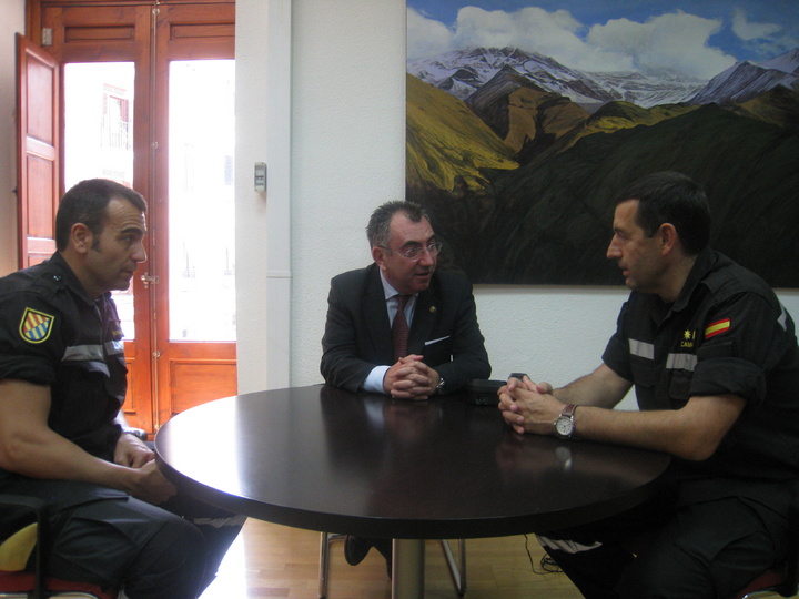 Campos felicita al Regimiento de Apoyo a Emergencias de la UME por su refuerzo logístico prestado en Lorca