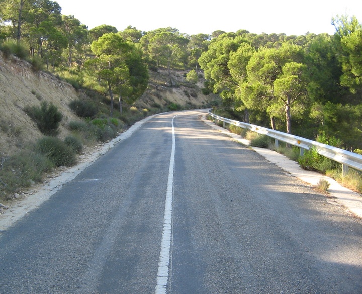 Carretera RM-B15, donde Obras Públicas ejecutará obras de mejora