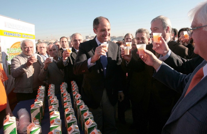 Valcárcel y Camps visitan las obras de la depuradora de Rincón de León (Alicante) (2)