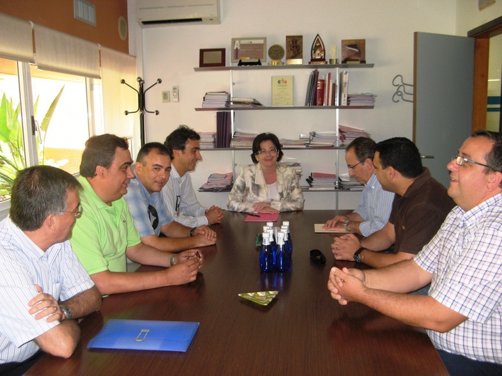 Reunión Dirección General de Consumo, Comercio y Artesanía con FECOM