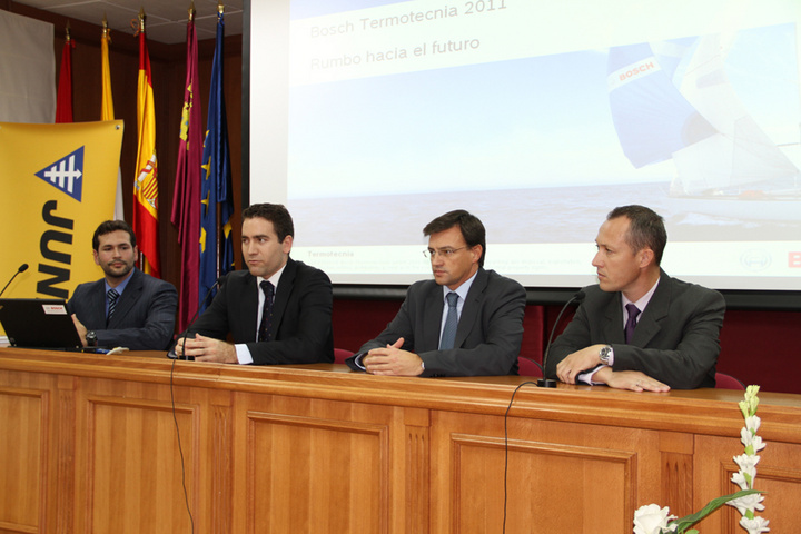 Jornada informativa celebrada en la UCAM para analizar los últimos avances en materia de eficiencia energética en edificios