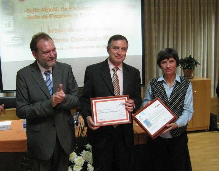 Entega de las certificaciones de calidad al IES Infante Juan Manuel