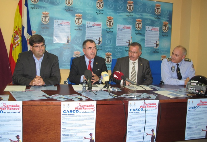 Presentación de la campaña 'Plan Renove. Casco del Ciclomotor'