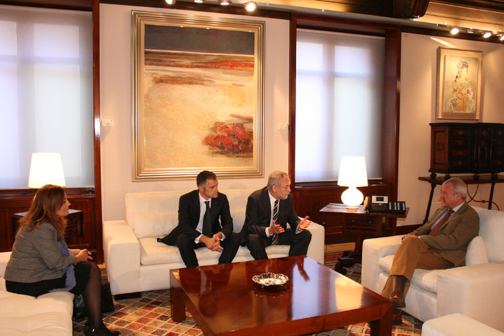 El presidente Valcárcel recibió hoy al vicepresidente de Hero Iberia, al director general de Hero y a la directora de RR.HH.