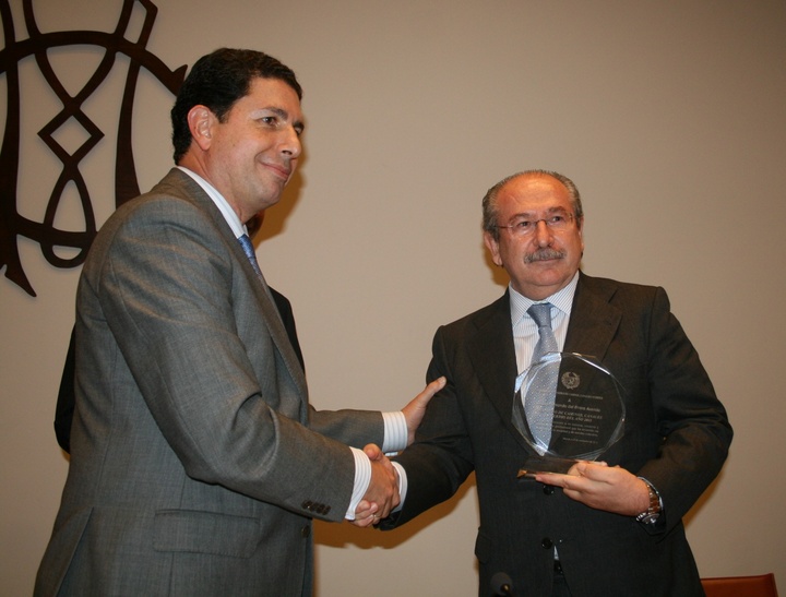 Entrega de la distinción de 'Ingeniero de Caminos, Canales y Puertos del año 2011' al empresario Luis del Rivero