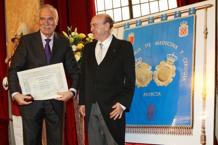 La FFIS recibe un reconocimiento en los actos conmemorativos del bicentenario de la Real Academia de Medicina y Cirugía de la Región de Murcia