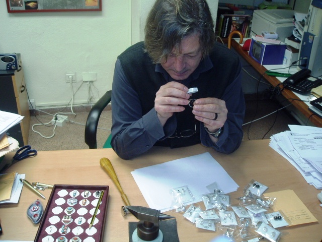 Análisis de la pureza del oro y la plata que se vende en las joyerías de la Región