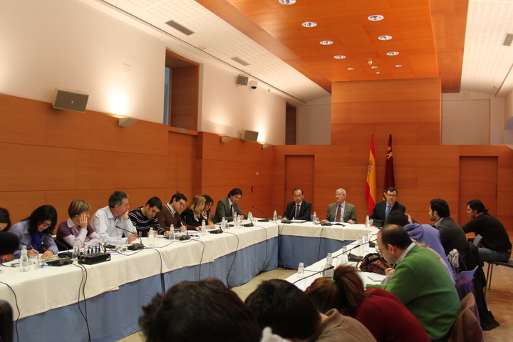 Encuentro del presidente Valcárcel con los medios de comunicación para hacer balance del año 2011 (3)