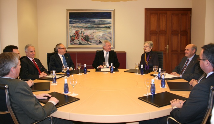 El presidente de la Comunidad se reúne con los miembros del Cuerpo Consular en la Región de Murcia