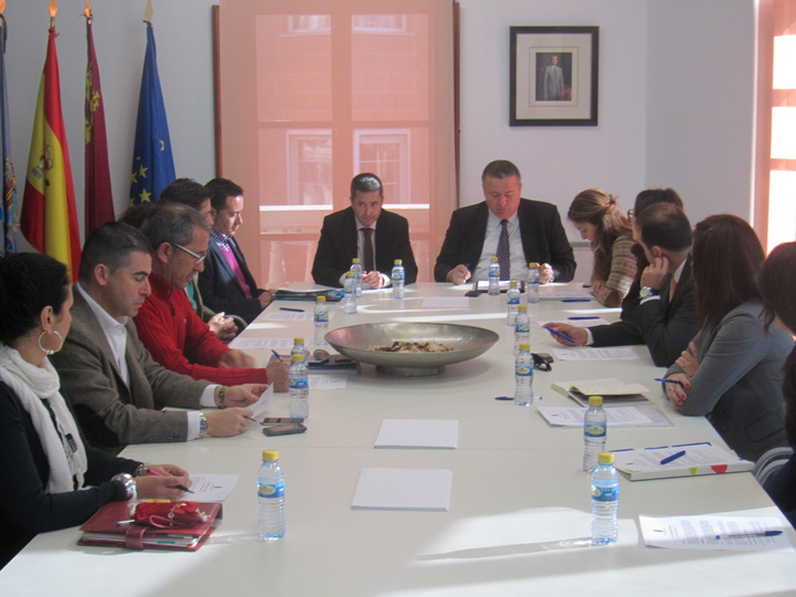 Reunión Enrique Ujaldón con alcalde de La Unión y concejales de la comarca de Cartagena y Mar Menor