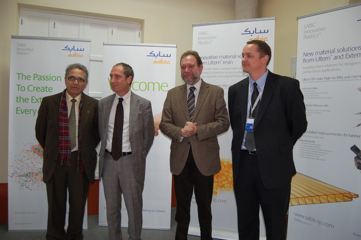 El consejero de Educación, Formación y Empleo, Constantino Sotoca y el director general de SABIC IP Cartagena, Theo Van Eldik, mantuvieron hoy una reunión para abrir nuevas vías de colaboración en materia de formación y empleo II