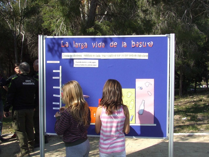 Campaña 'El Valle sin basura es posible' (2)