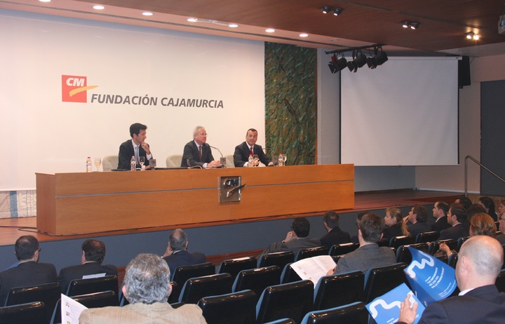 Valcárcel inaugura las jornadas 'La importancia de las TICs en la Productividad' (2)