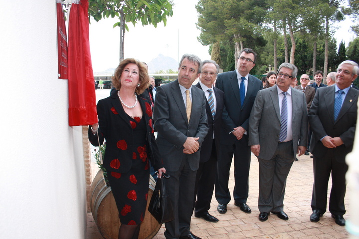 Inauguración de las nuevas instalaciones de Bodegas Luzón