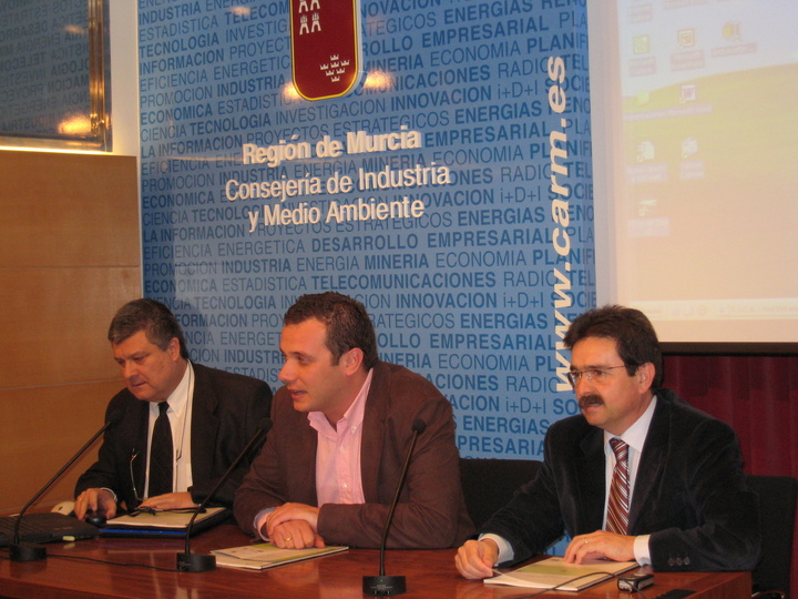 El secretario autonómico de Desarrollo Sostenible y Protección del Medio Ambiente, Joaquín Segado, durante la presentación del seminario