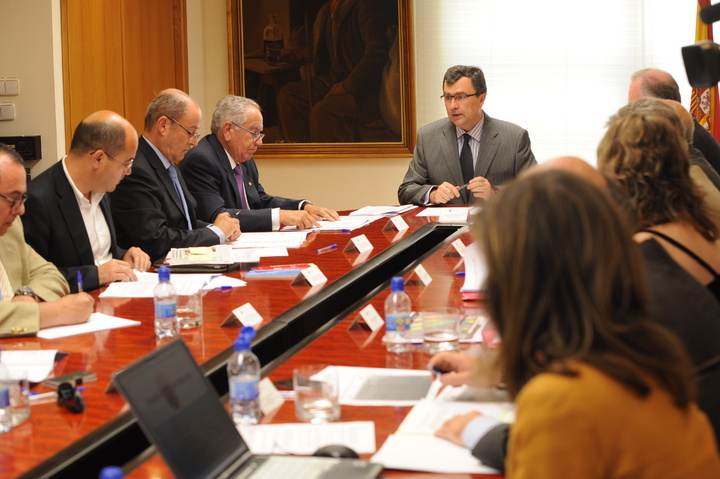 Ballesta presenta a las cámaras de comercio y a la Unión de Profesionales y Trabajadores Autónomos el anteproyecto de ley de Apoyo a los Emprendedores 2