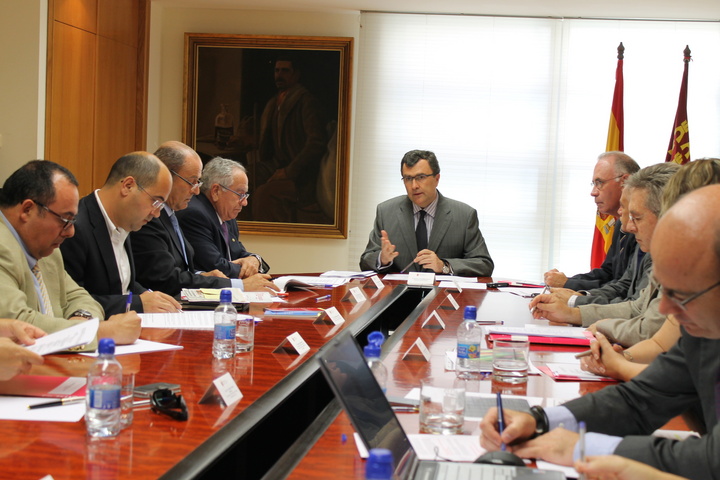 Ballesta presenta a las cámaras de comercio y a la Unión de Profesionales y Trabajadores Autónomos el anteproyecto de ley de Apoyo a los Emprendedores 1