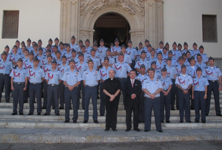 Recepción de los alumnos de la Academia General del Aire (1)