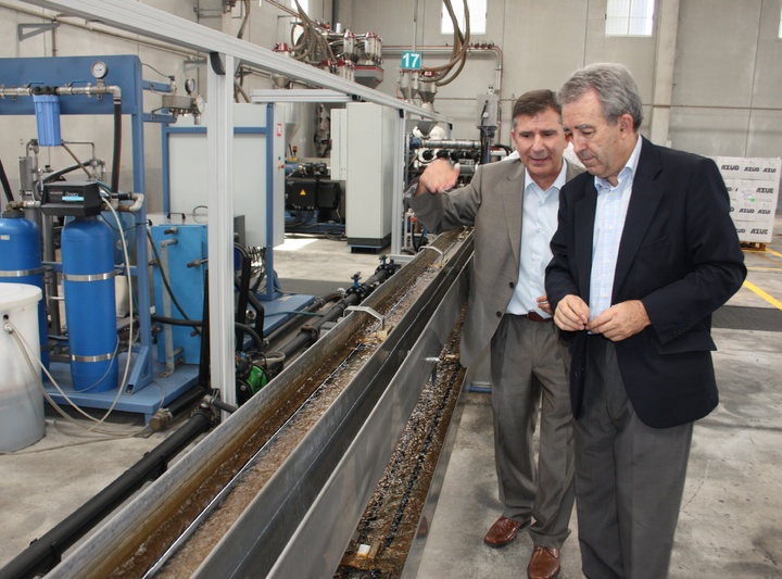 El consejero de Agrigultura y Agua visita la empresa AZUD