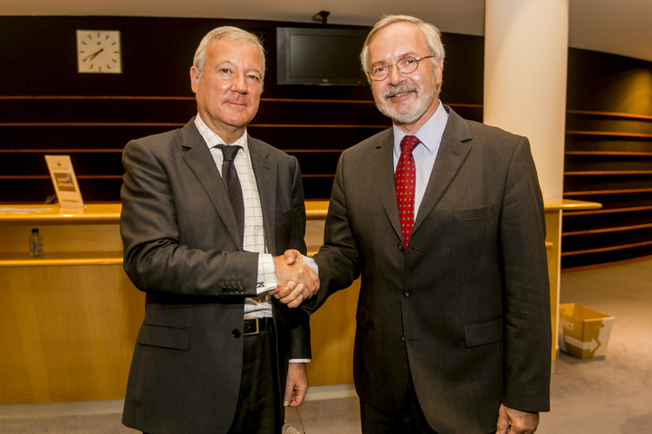 El presidente de la Comunidad se reúne con el presidente del Banco Europeo de Inversiones, Werner Hoyer, en Bruselas