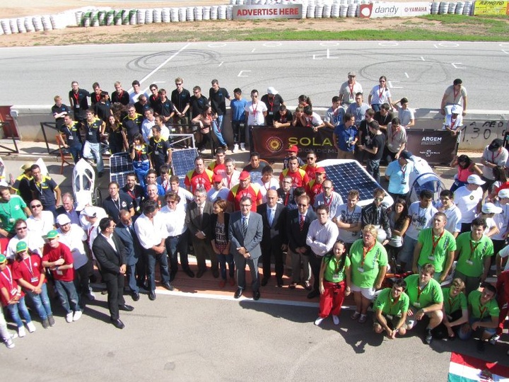 Visita a los equipos participantes en la tercera edición de la competición Solar Race Región de Murcia