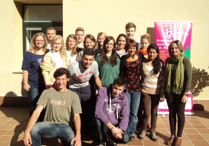 Jornadas de convivencia en el albergue juvenil de El Valle sobre el Servicio Voluntario Europeo